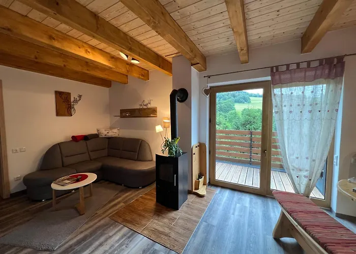 Bergnest Ferienhaeuser \